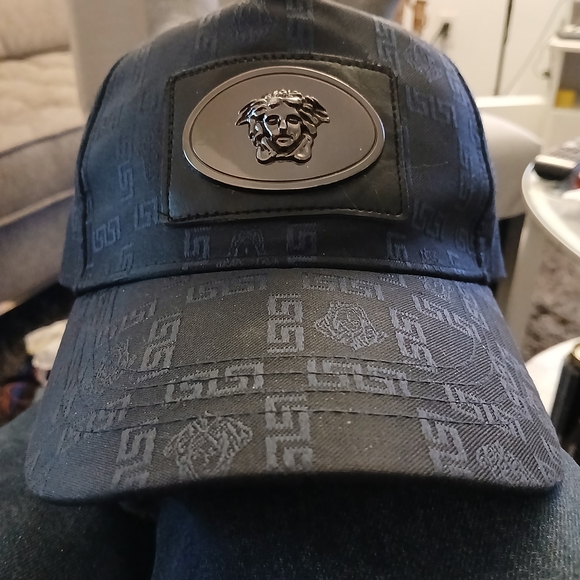 Versace Black Cap with Medusa Logo - Picture 14 of 15